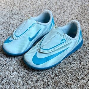 Nike Jr. Vapor 16 Club TF Soccer Shoe size 8C NIB